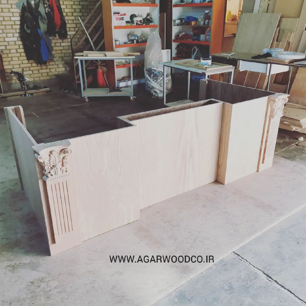 میز مدیریت با متریال mdf و روکش طبیعی چوب بلوط و چوب راش گرجی به همراه چرم